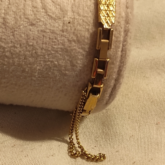 Gold plated vintage 1960's Whitaker watch - Picture 5 of 12